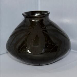 Mata Ortiz Black on Black Pottery Olla Vessel Signed by Efrain Lucero
